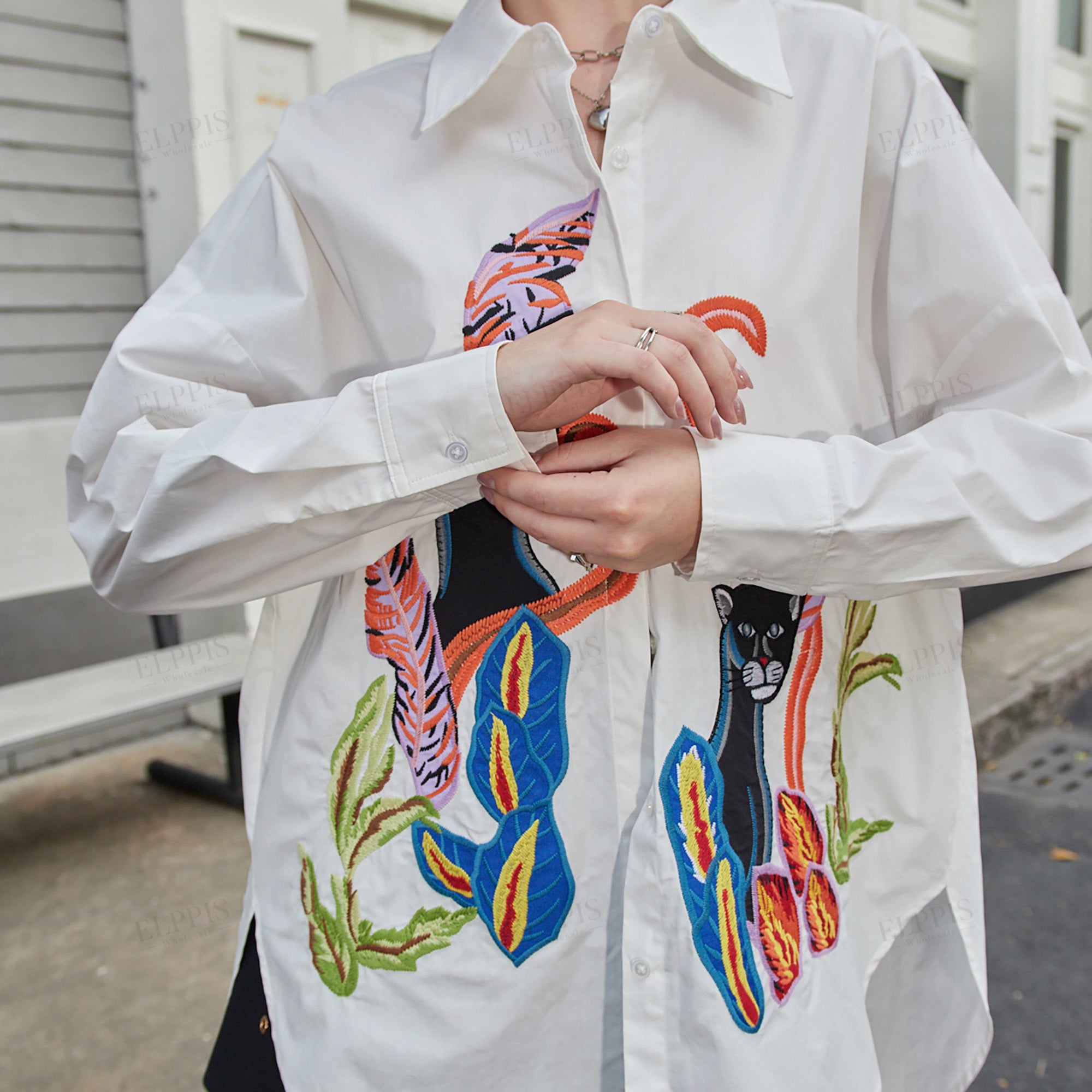 Heavy-duty embroidered loose shirt