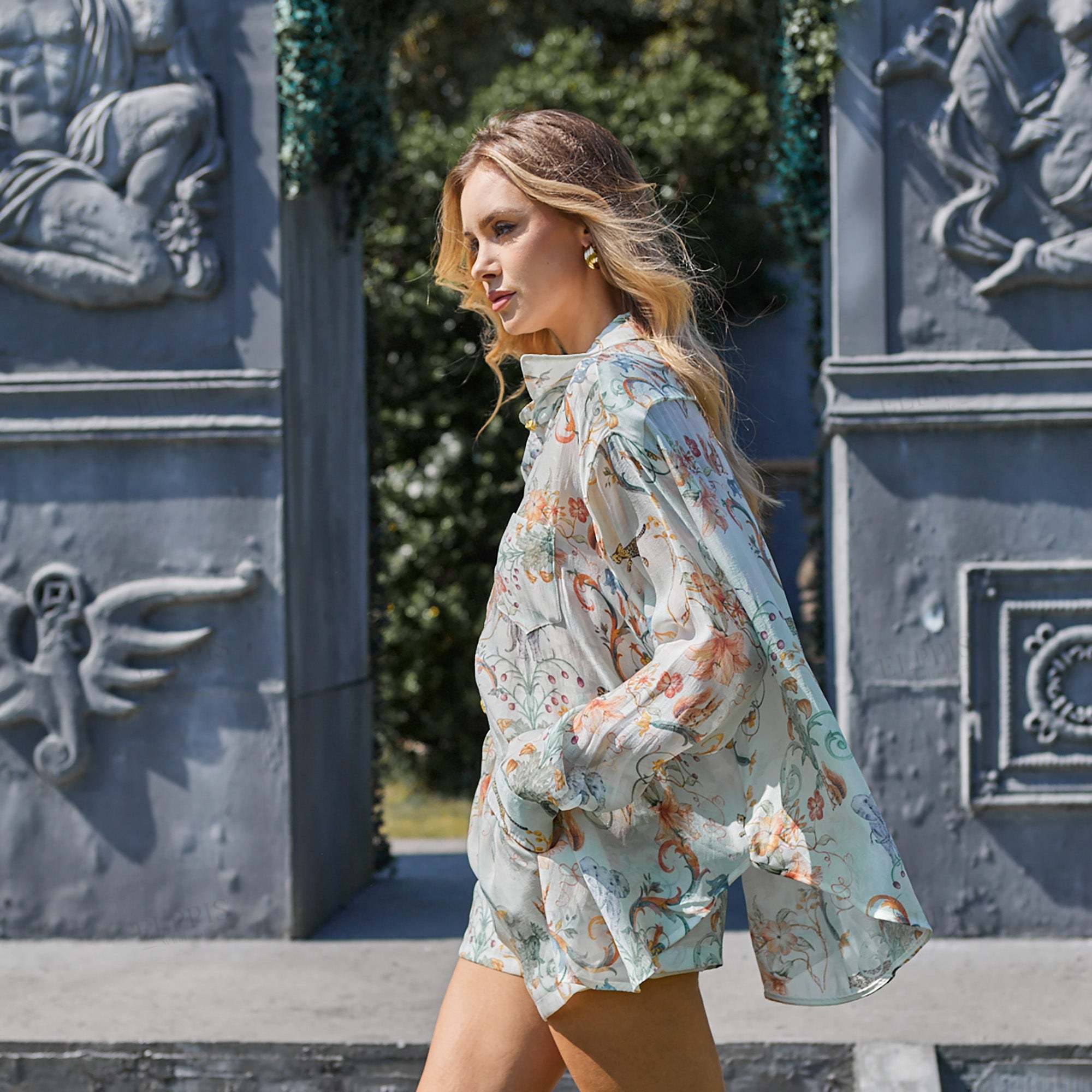 Jacquard fabric printed loose-fitting elastic waist shorts