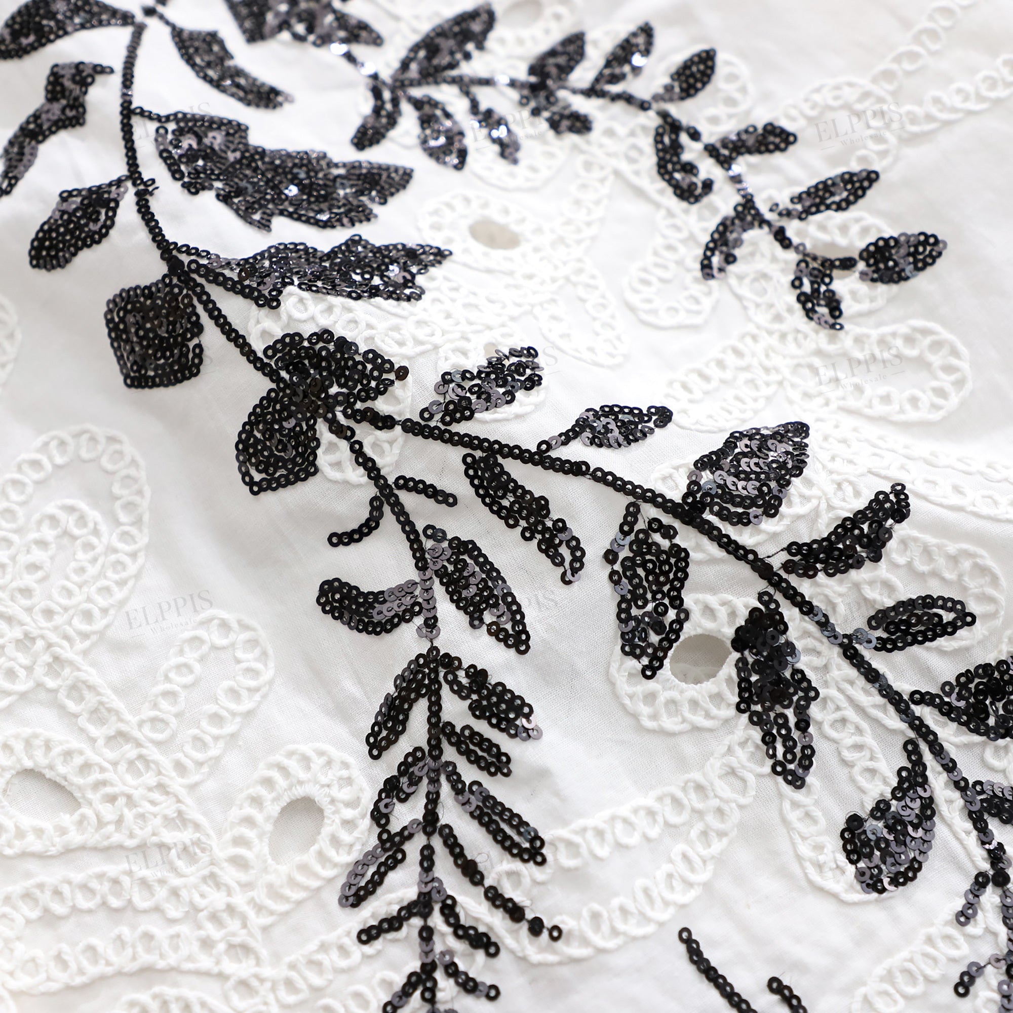 Cut-out cotton embroidered H-line long sleeve shirt