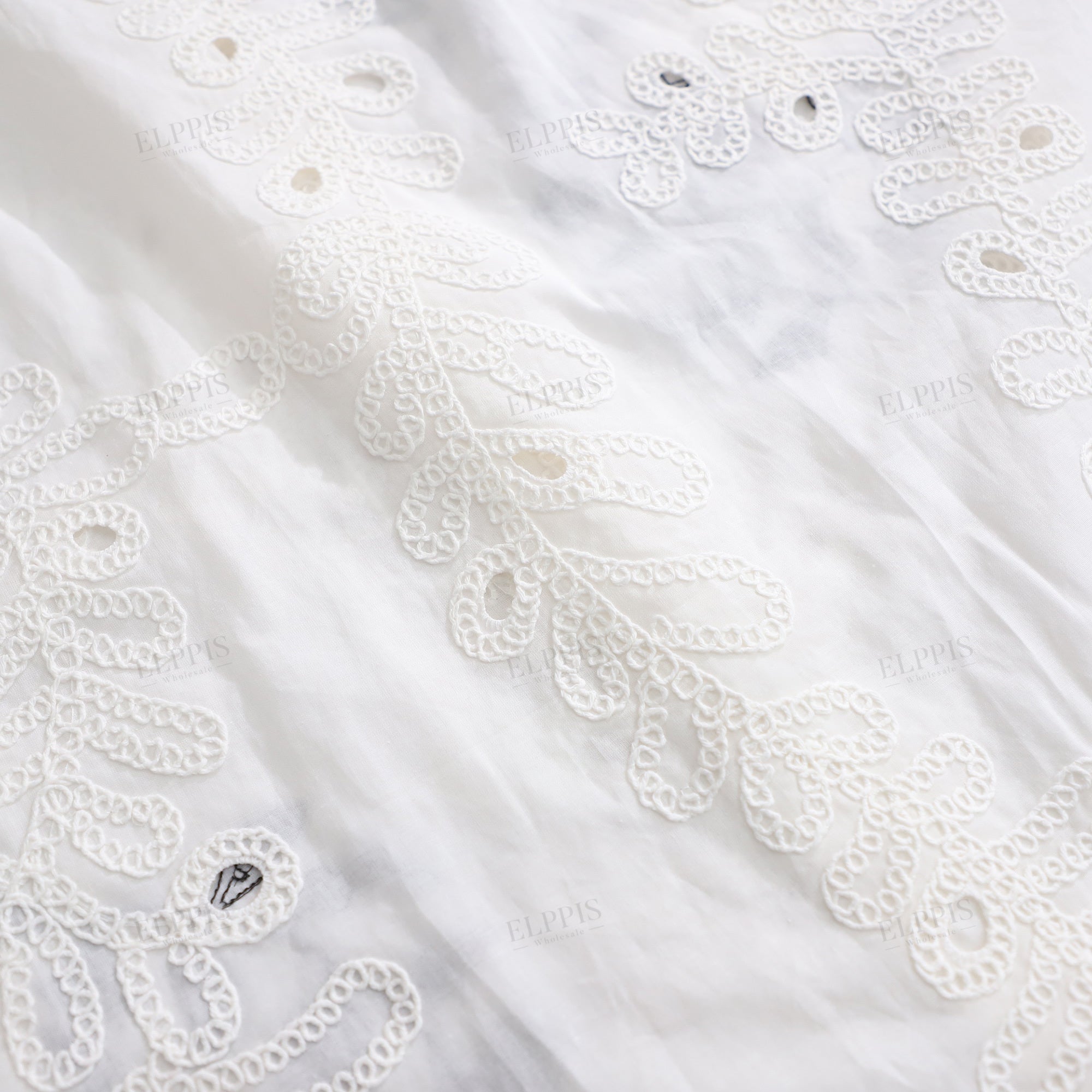 Cut-out cotton embroidered H-line long sleeve shirt