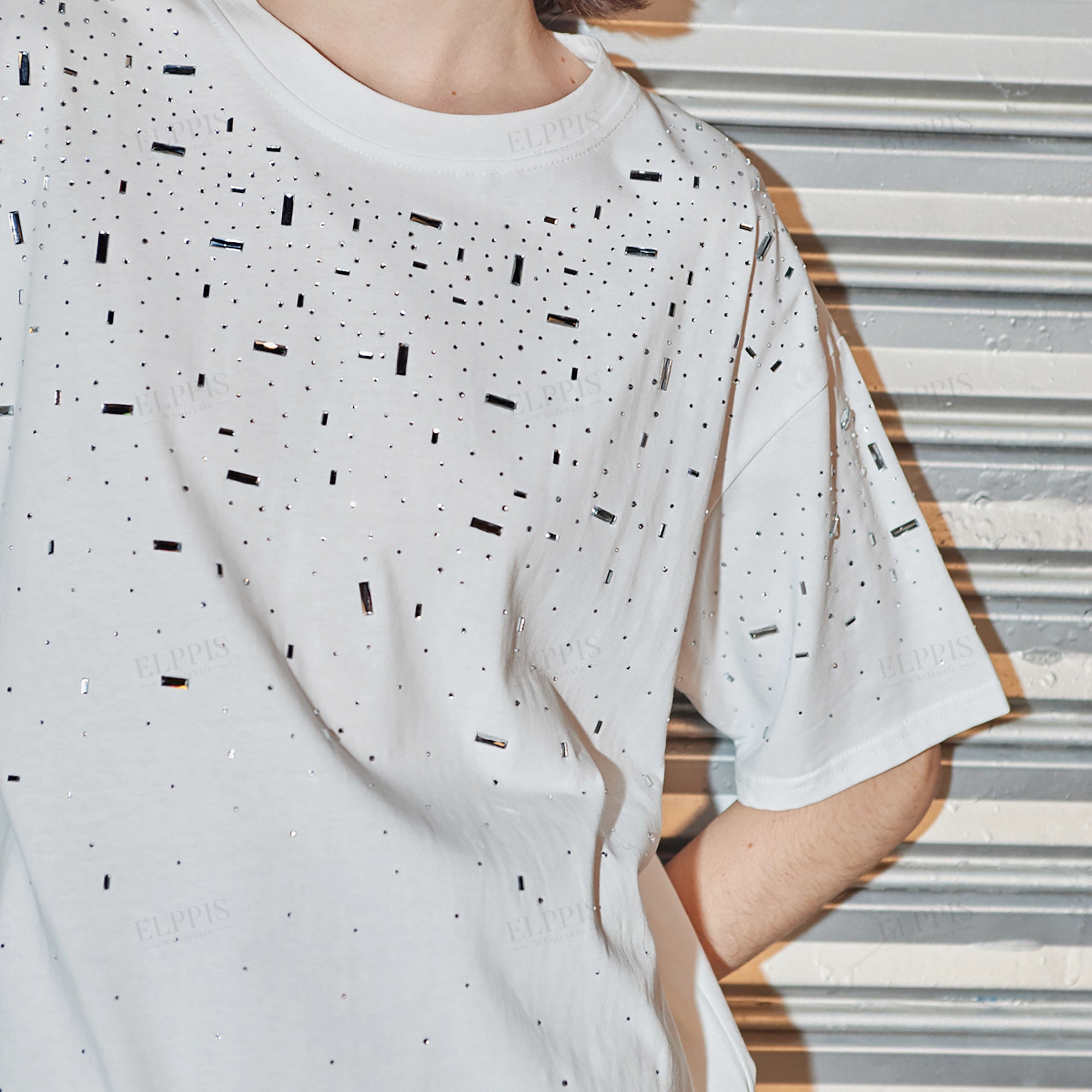 Rhinestone-embellished straight-cut H-line T-shirt