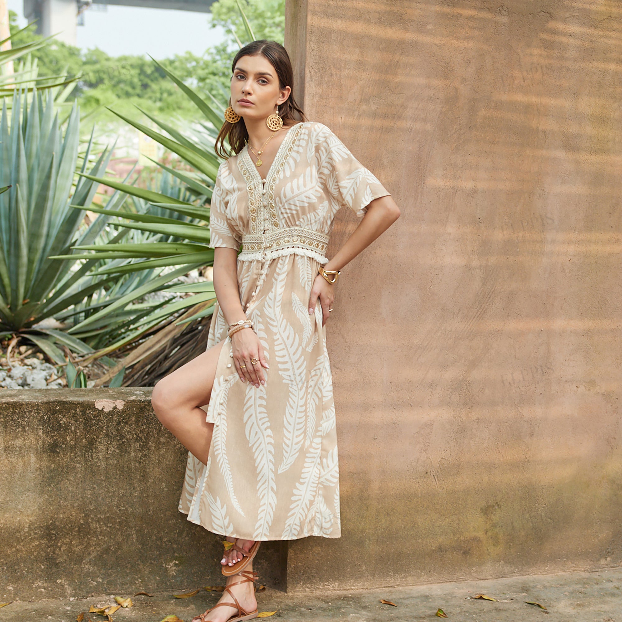 Textured print with woven band short sleeve dress