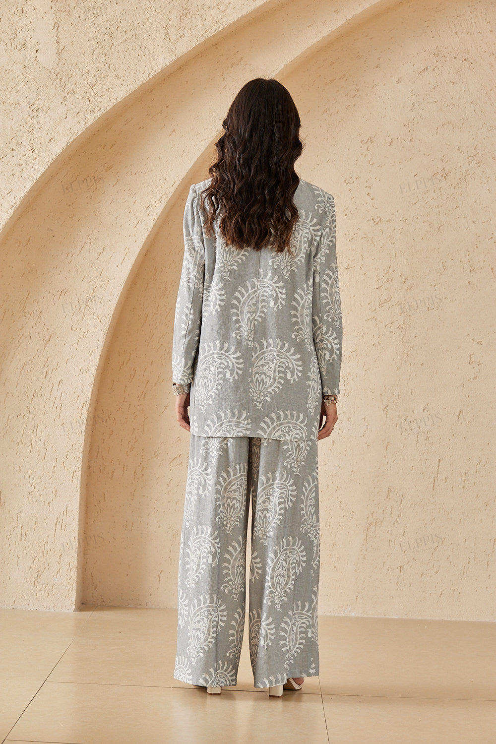 Gray & White Paisley Print Wide-Leg Pants