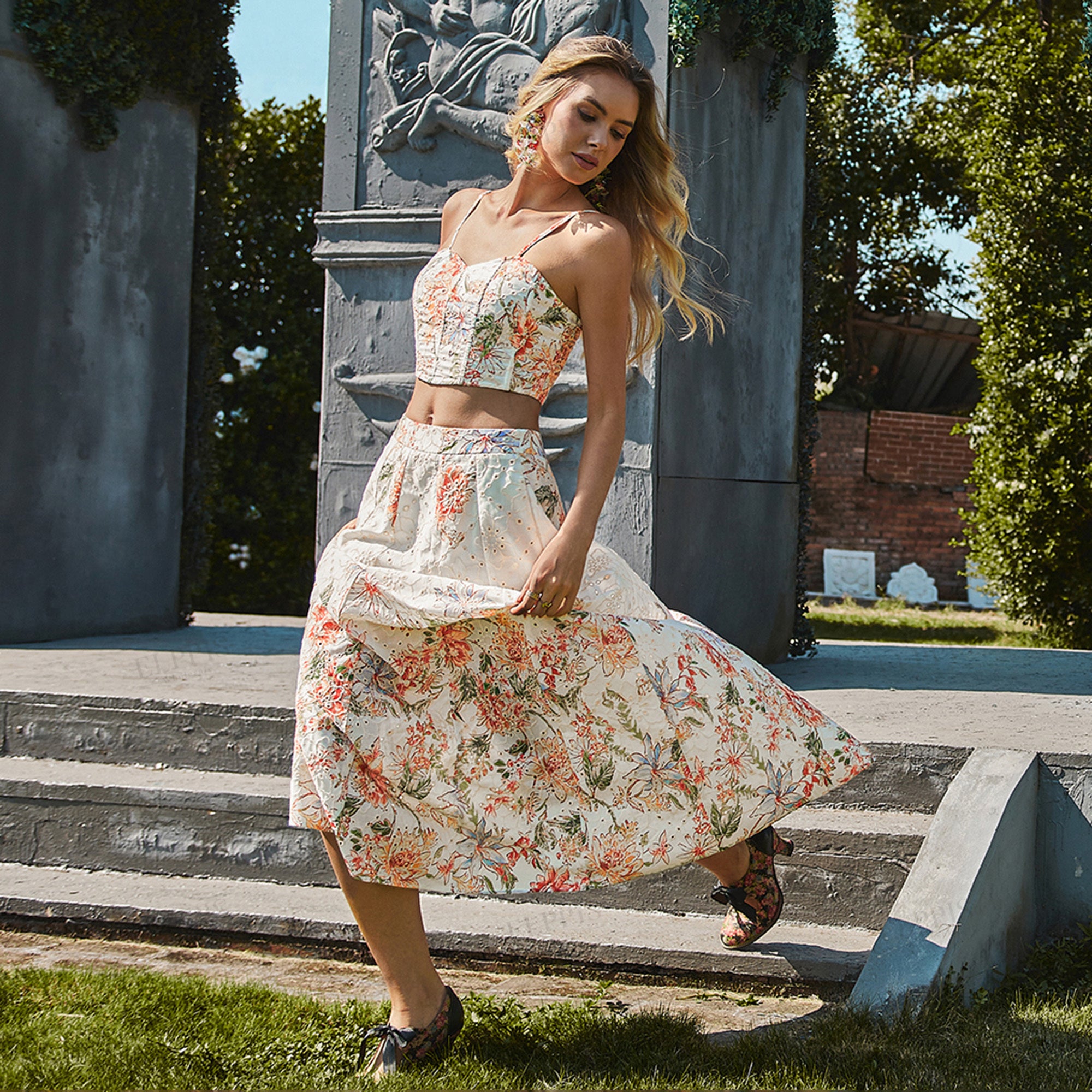 Lace hollow-out embroidered printed skirt