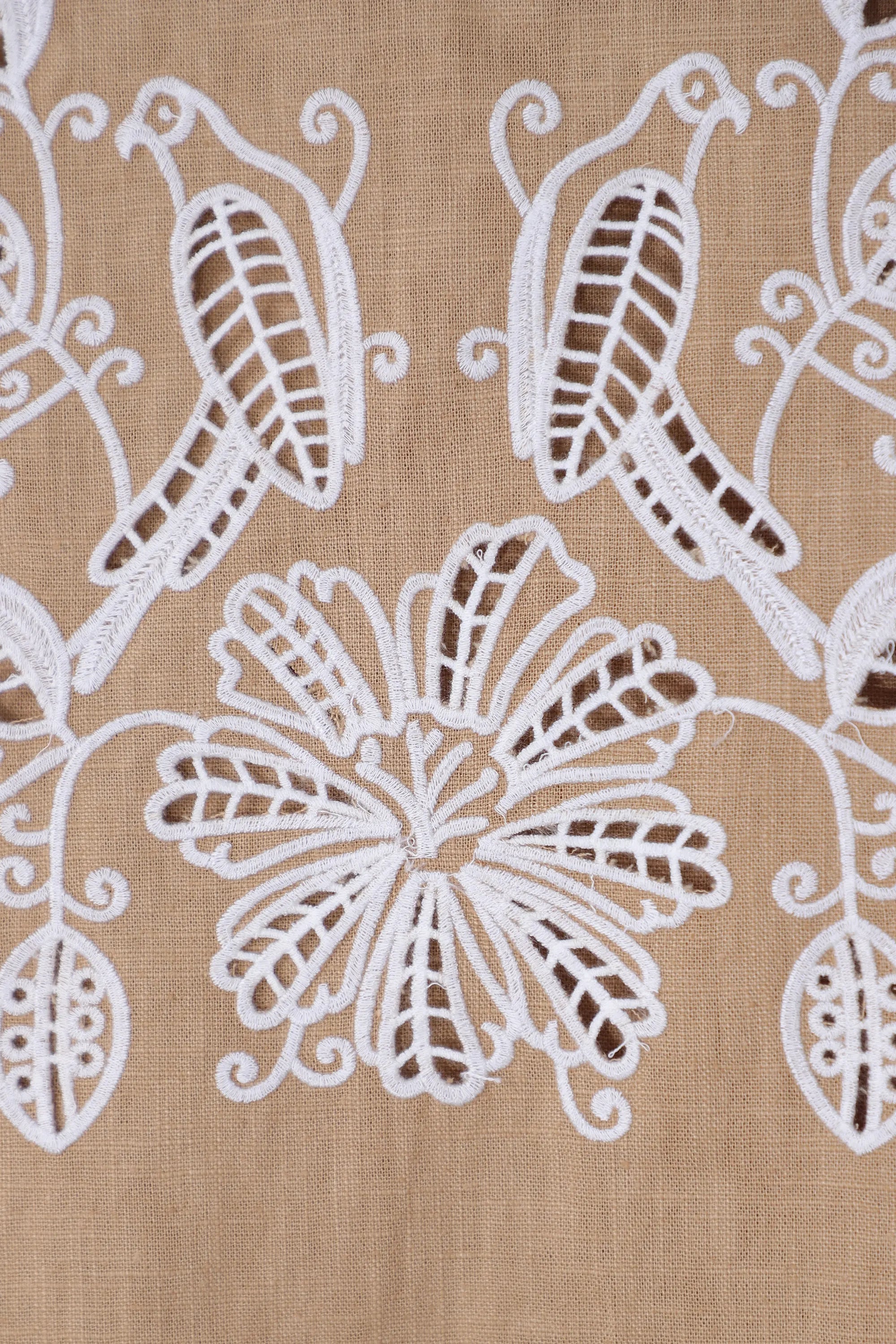 Khaki Sleeveless Linen-Blend Top with White Floral Cutwork Embroidery product detail 1 – Elppis 1B5D06988WW