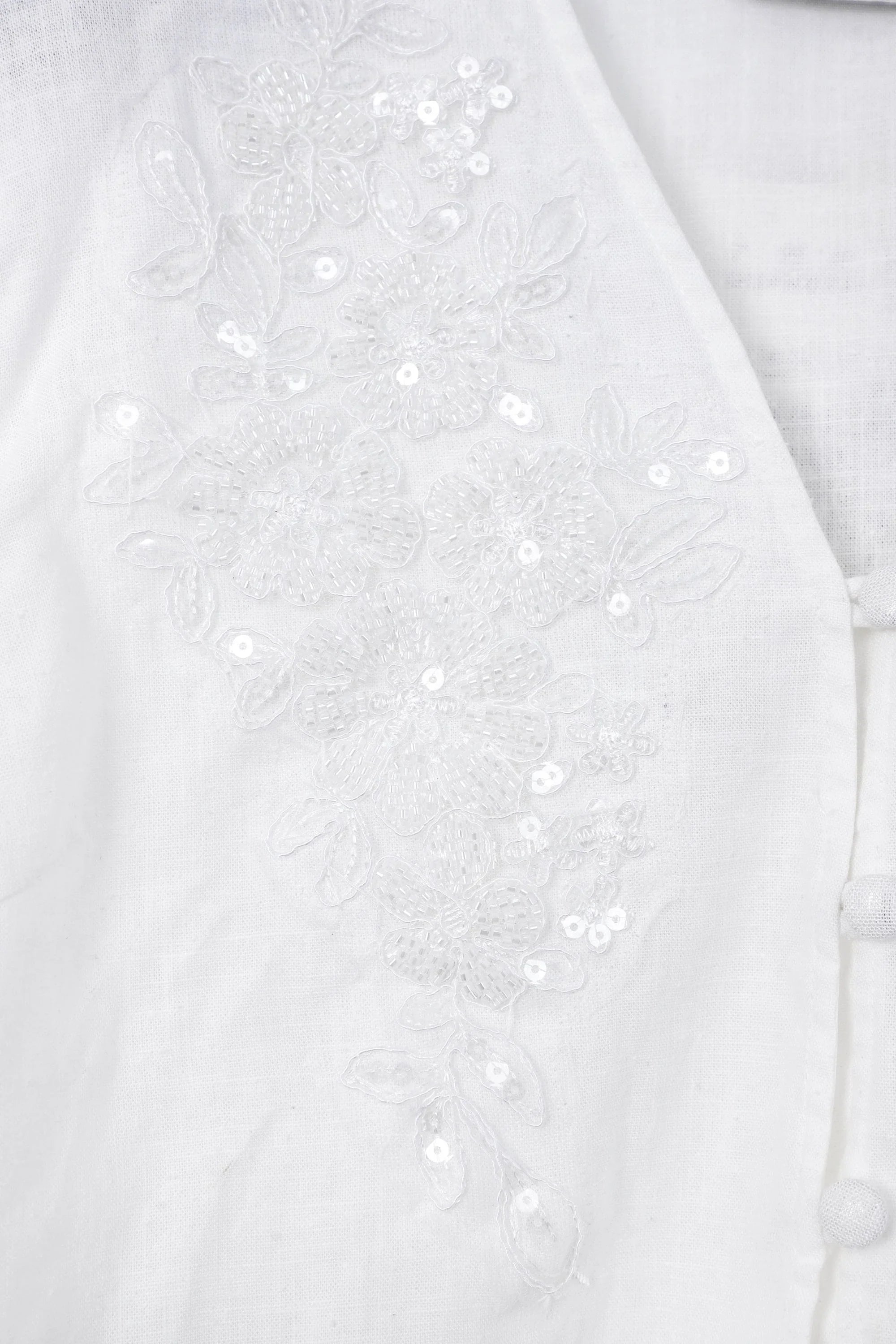 White Woven Blouse with Sequin Embroidery and Peplum Hem product detail 1 – Elppis 1B5F09175WW-01CM
