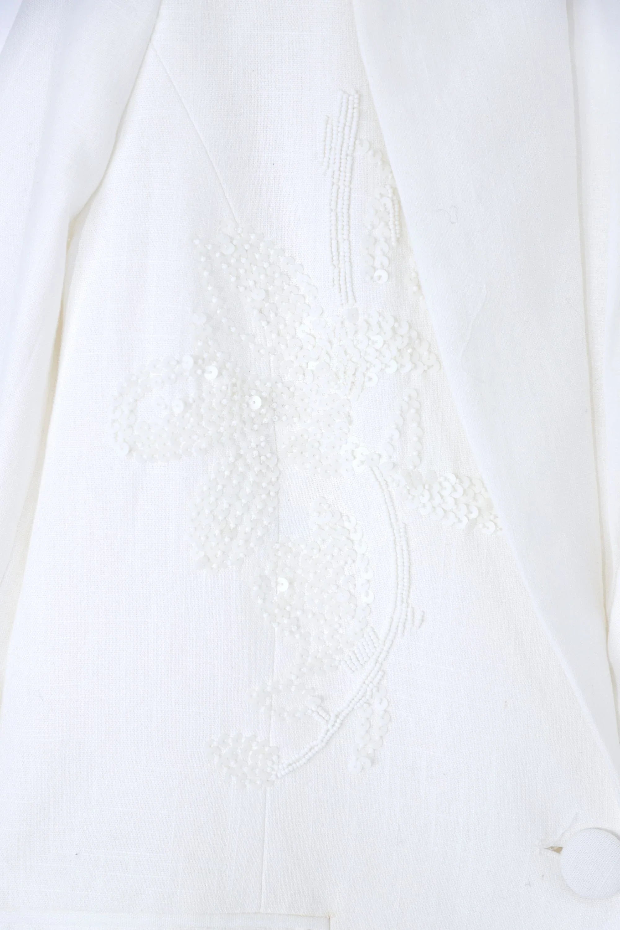 White Tailored Blazer with Beaded Floral Embroidery product detail 3 – Elppis 1J5F09293CM