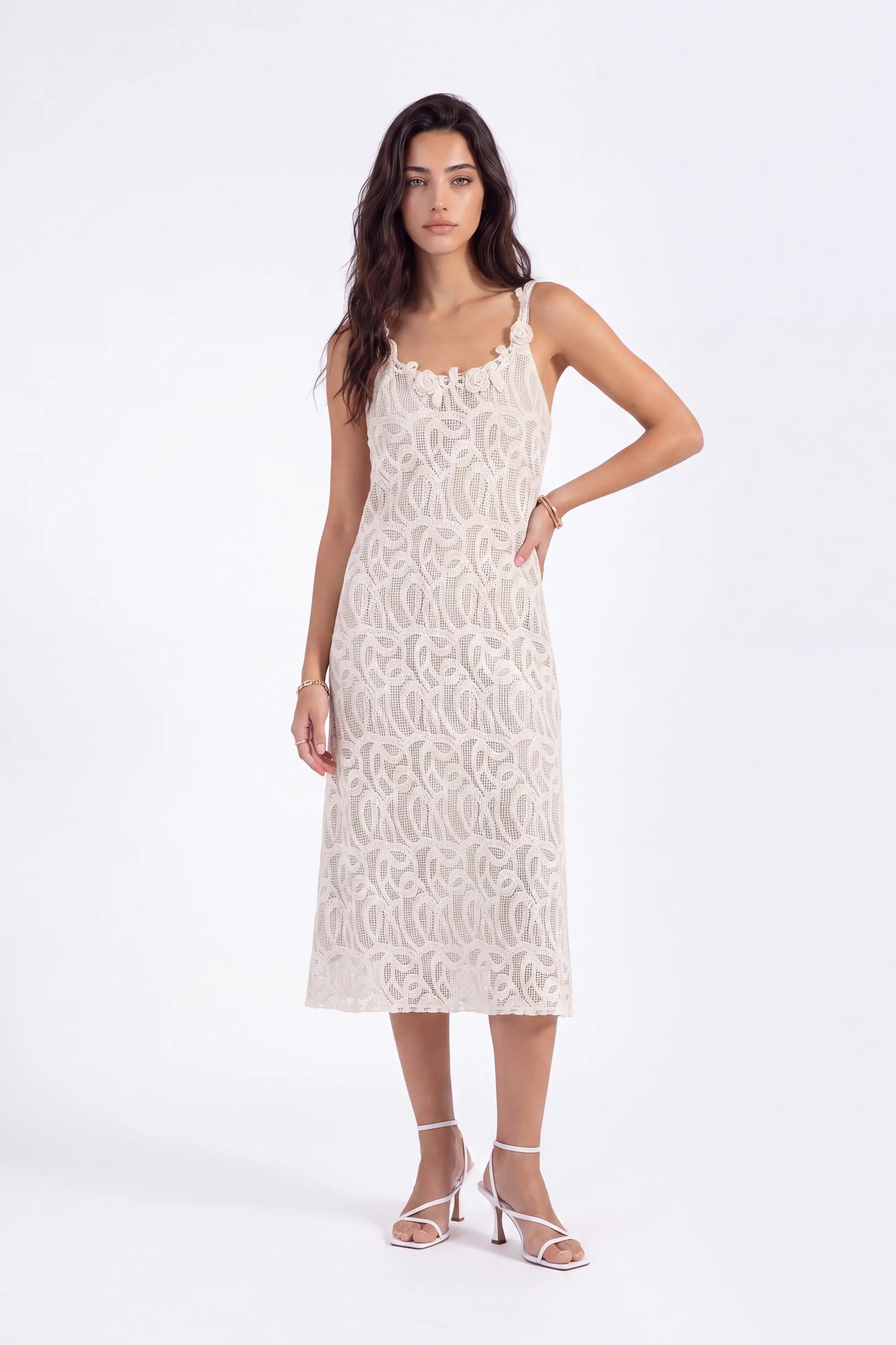 3D Floral Appliqué Lace Shift Dress on model, studio view 3 – Elppis 1J6K08713BN