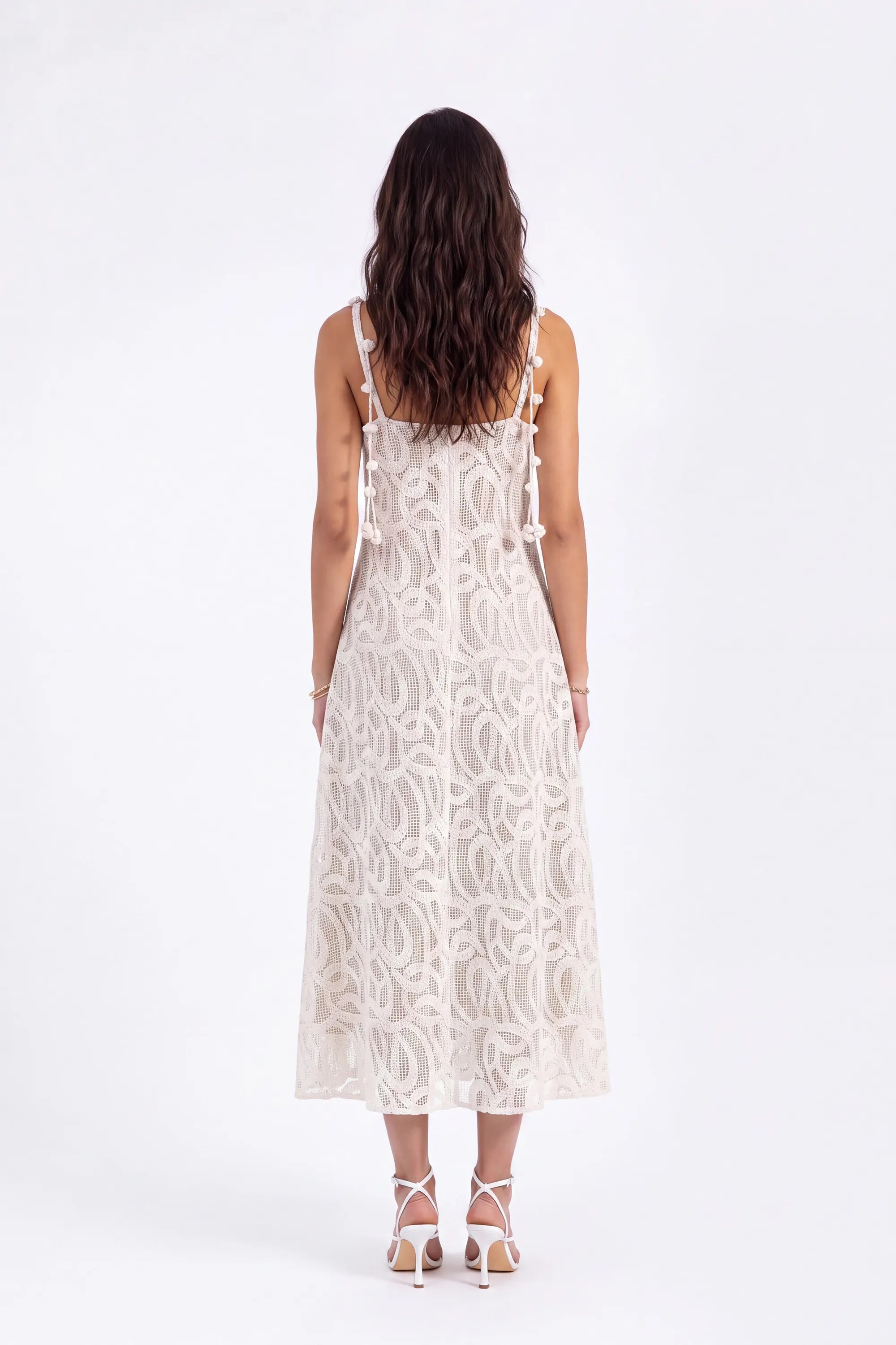 3D Floral Appliqué Lace Shift Dress on model, studio view 5 – Elppis 1J6K08713BN