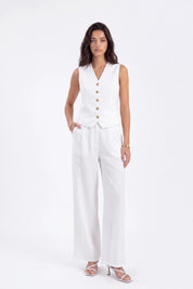 White Tailored Button-Front Sleeveless Vest on model, front view – Elppis 2B5D05442WW