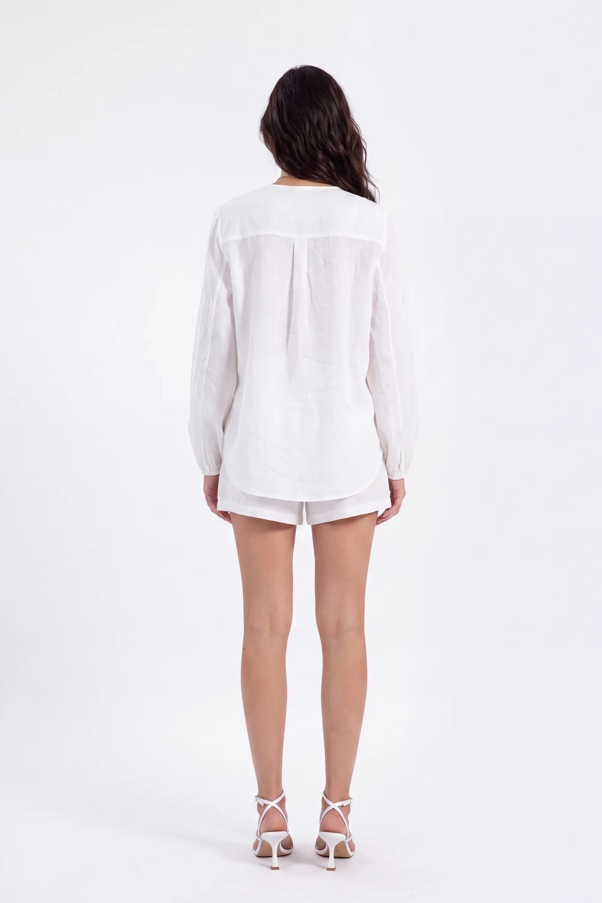 White Cotton Long-Sleeve Embroidered Blouse on model, back view – Elppis 2B5F07012WW