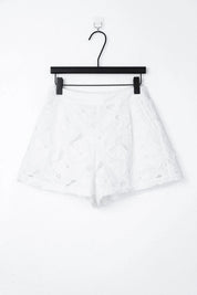 White Floral Lace Embroidered Shorts product detail 1 – Elppis 2B5G08101WW-01CM