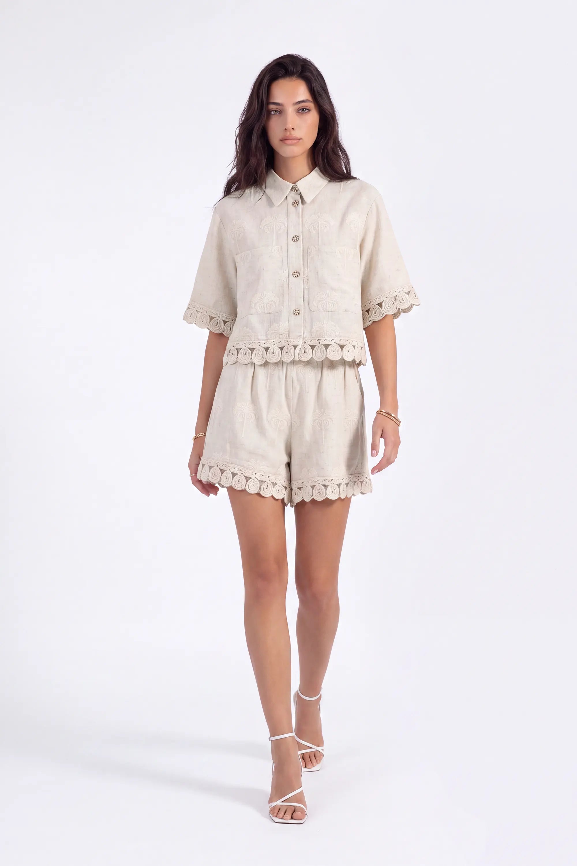 Beige Palm Tree Embroidered Short-Sleeve Shirt with Loop Trim on model, studio view 4 – Elppis 2J5E01498JJ-01JJ