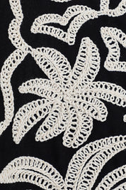 Black Sleeveless Shift Dress with Cream Palm Tree Embroidery product detail 2 – Elppis 2T5D02702JJ