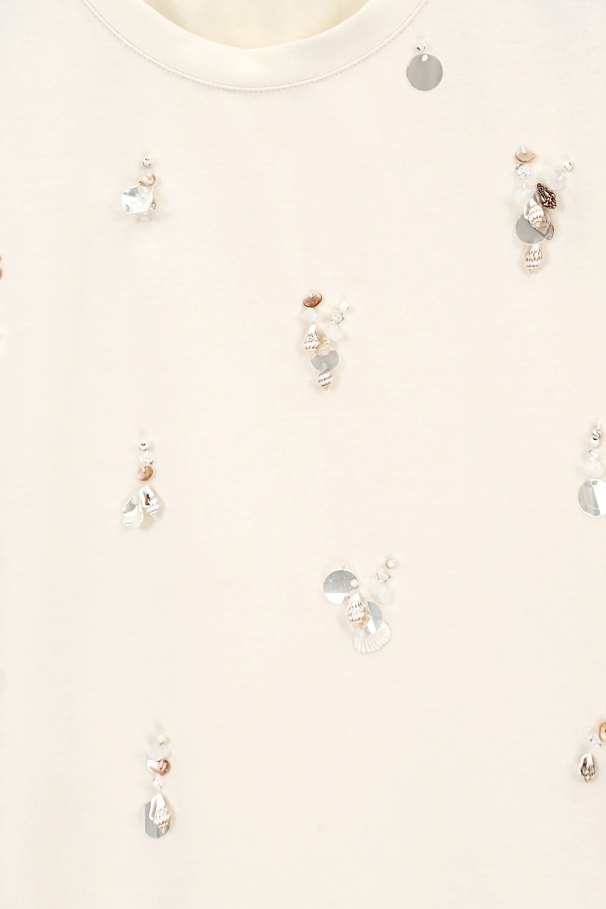 Cream Crew Neck T-Shirt with Shell and Pearl Embellishments product detail 2 – Elppis 3B5E05699WW