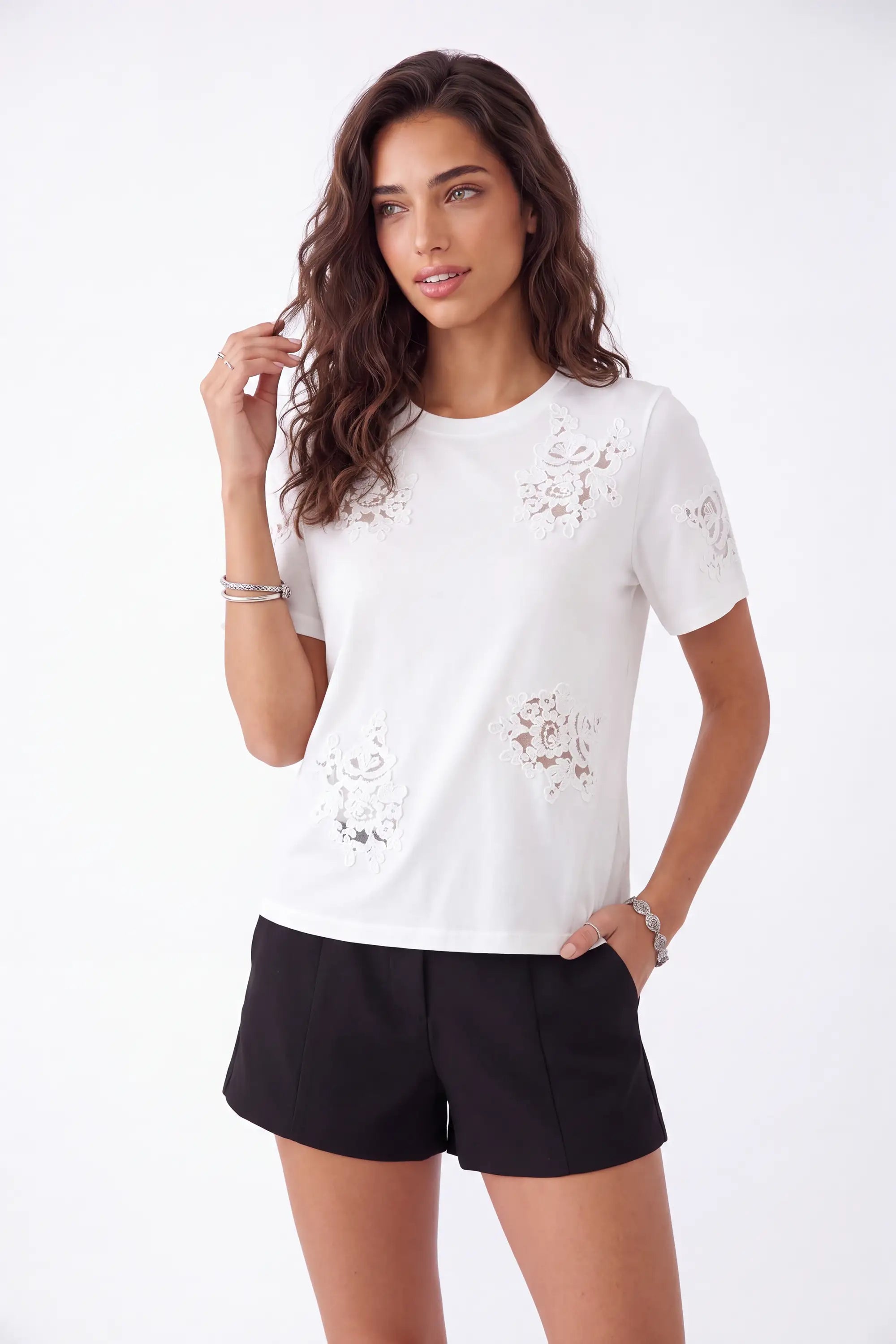 White Crew Neck T-Shirt with 3D Floral Cutout Embroidery on model, studio view 4 – Elppis 3B5E05720WW