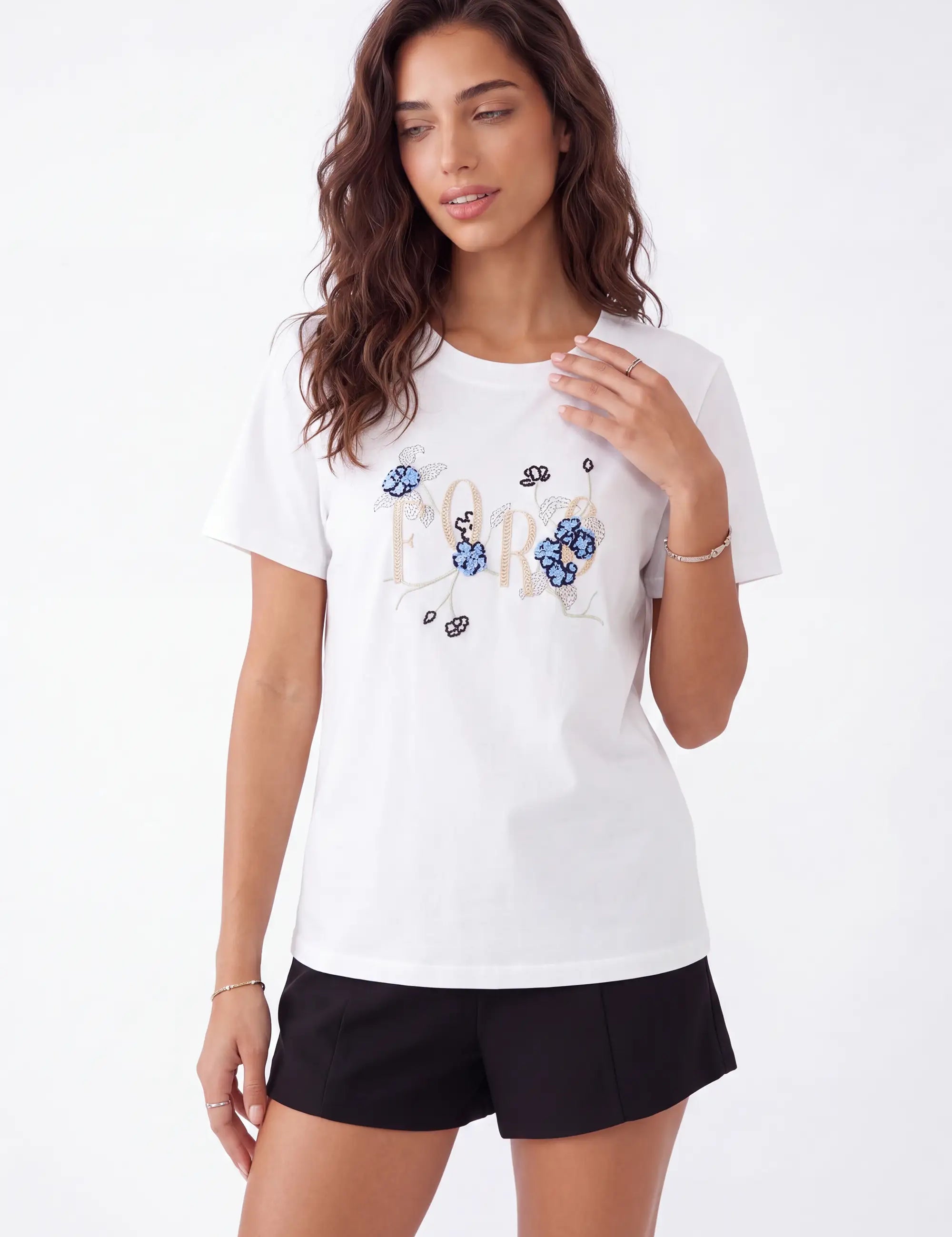 White Crew Neck T-Shirt with Paris Floral Sequin Embroidery on model, front view – Elppis 3B5E06614WW