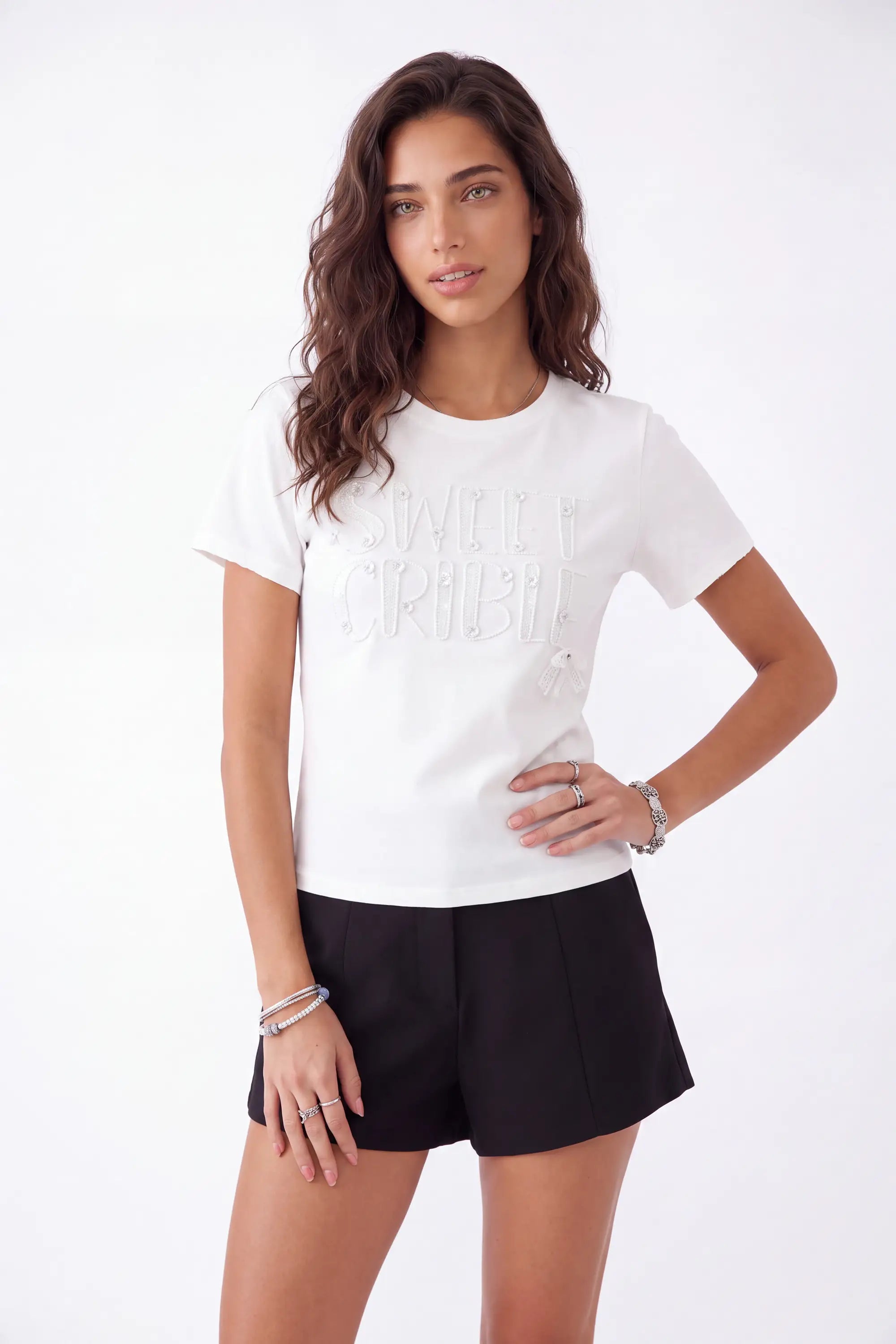 White Embellished Crew Neck T-Shirt on model, studio view 2 – Elppis 3B5E06617WW