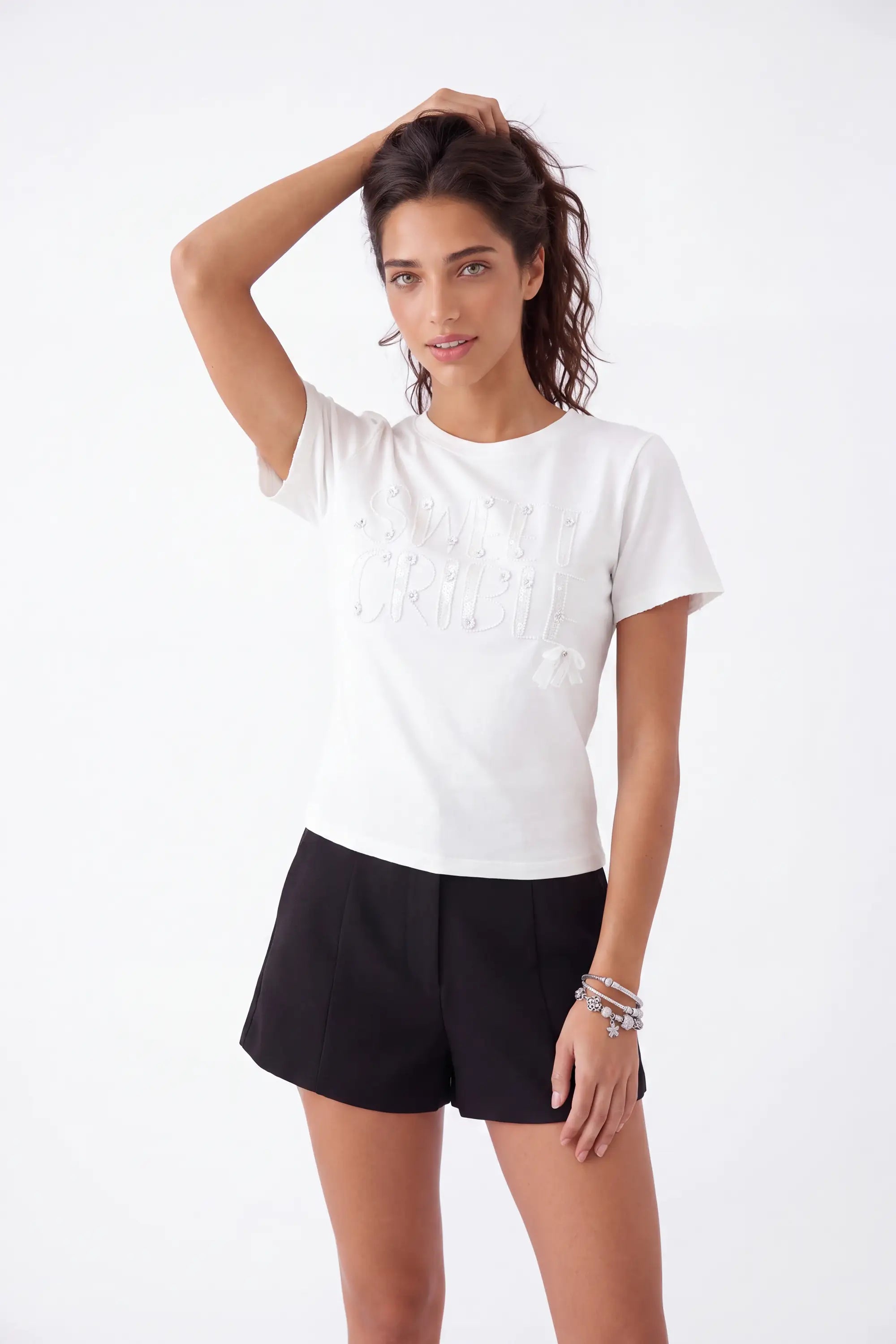 White Embellished Crew Neck T-Shirt on model, studio view 4 – Elppis 3B5E06617WW
