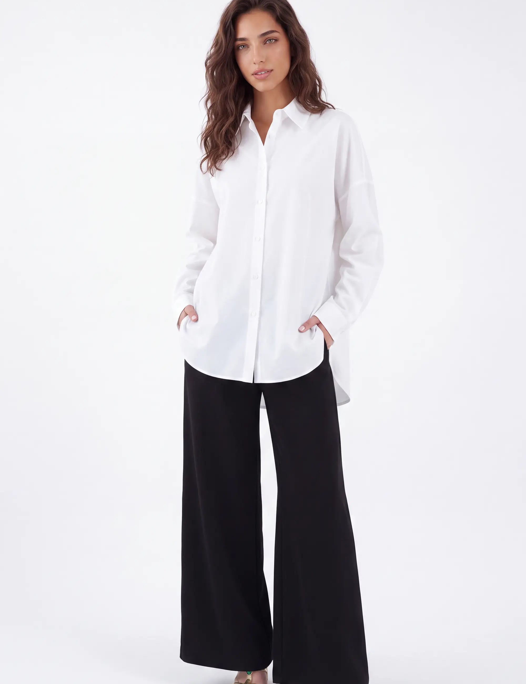 White Oversized Shirt with Free Me Hummingbird and Flamingo Tropical Embroidery on model, front view – Elppis 3J5F01718BT