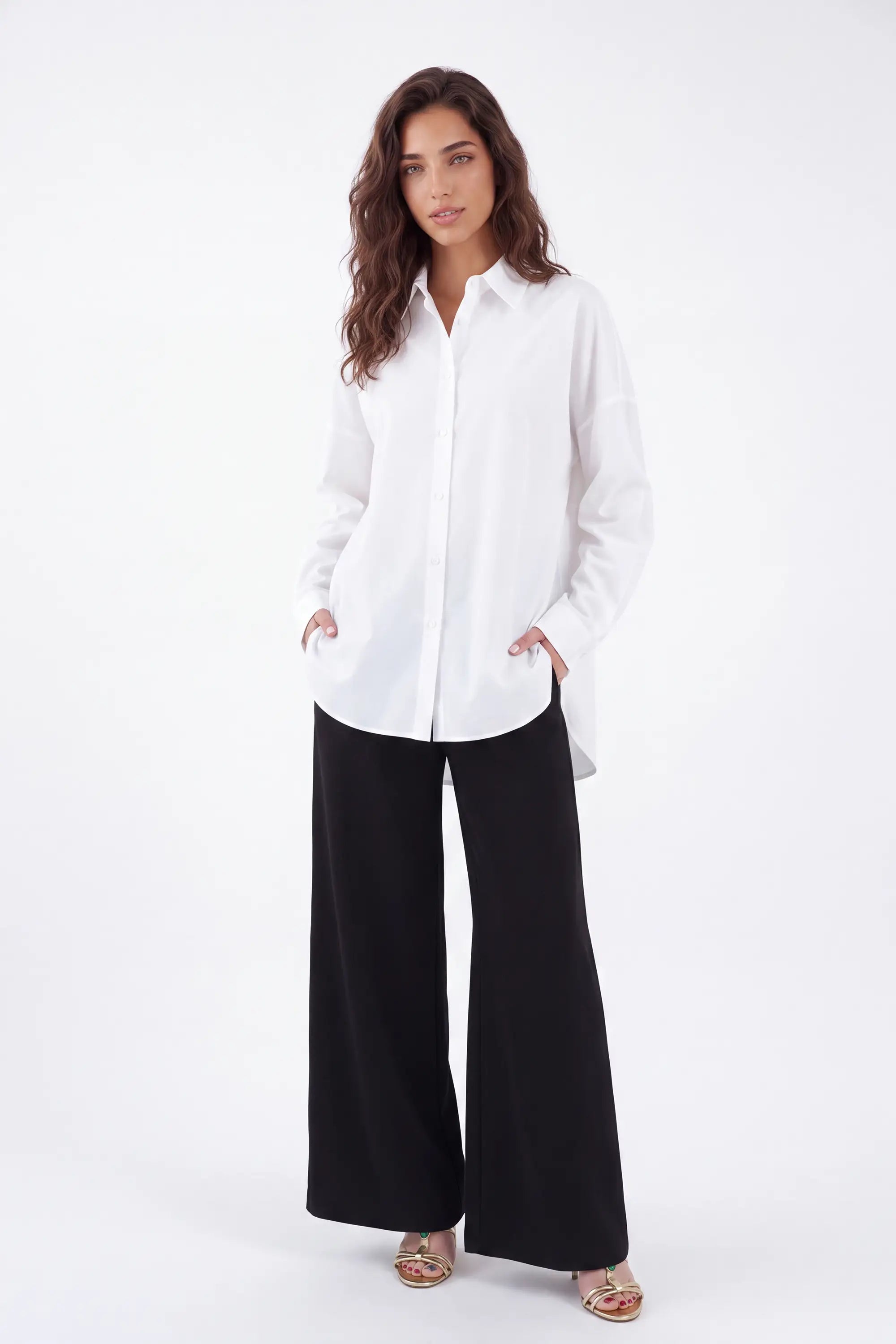 White Oversized Shirt with Free Me Hummingbird and Flamingo Tropical Embroidery on model, front view – Elppis 3J5F01718BT