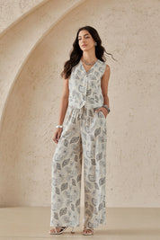 Elppis Beige Paisley Print Button-Front Sleeveless Vest, editorial styling view on model — SKU 1J6D12455BR