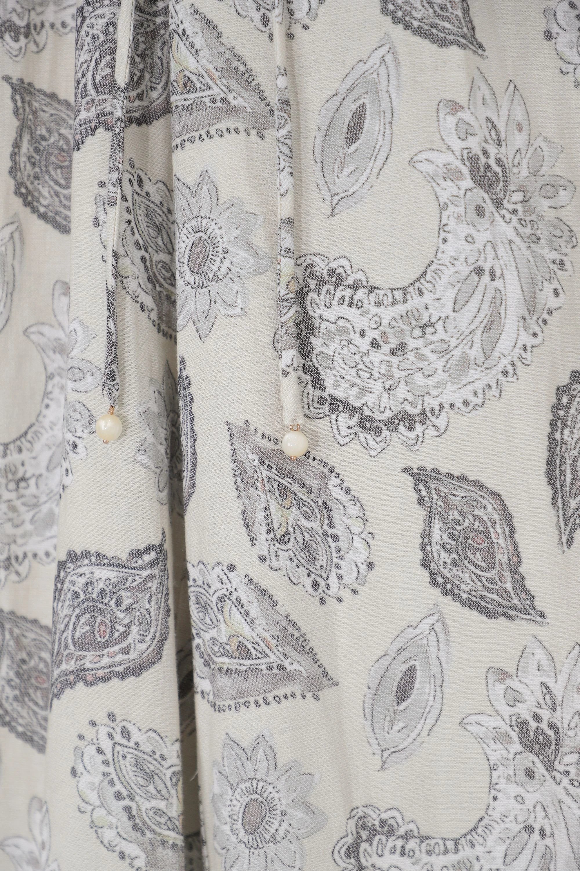 Elppis Beige Paisley Print Button-Front Sleeveless Vest, product detail view — SKU 1J6D12455BR