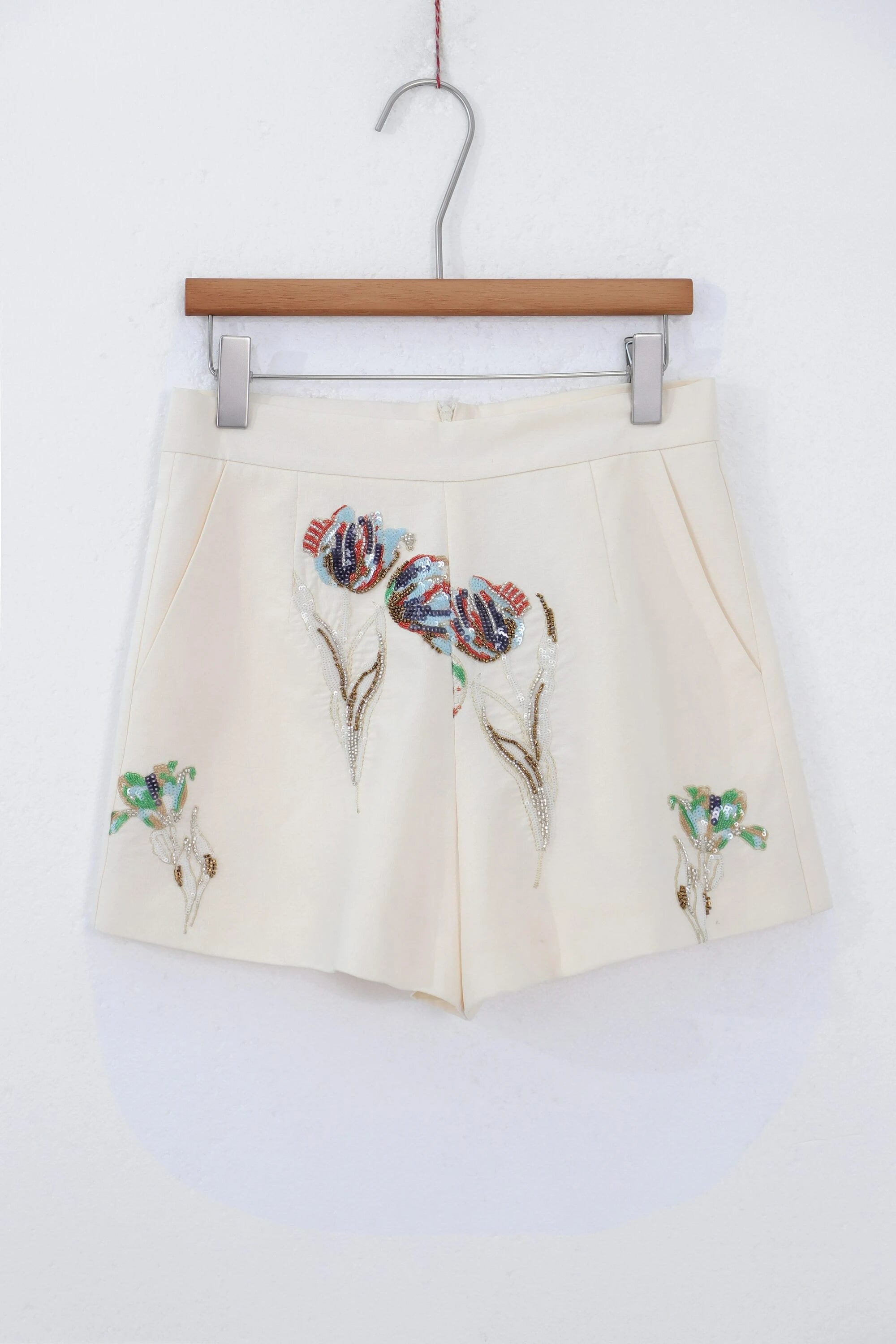 Elppis Cream Satin-Blend Shorts with Colorful Tulip Sequin Embroidery, product detail view — SKU 1J6G10824BN