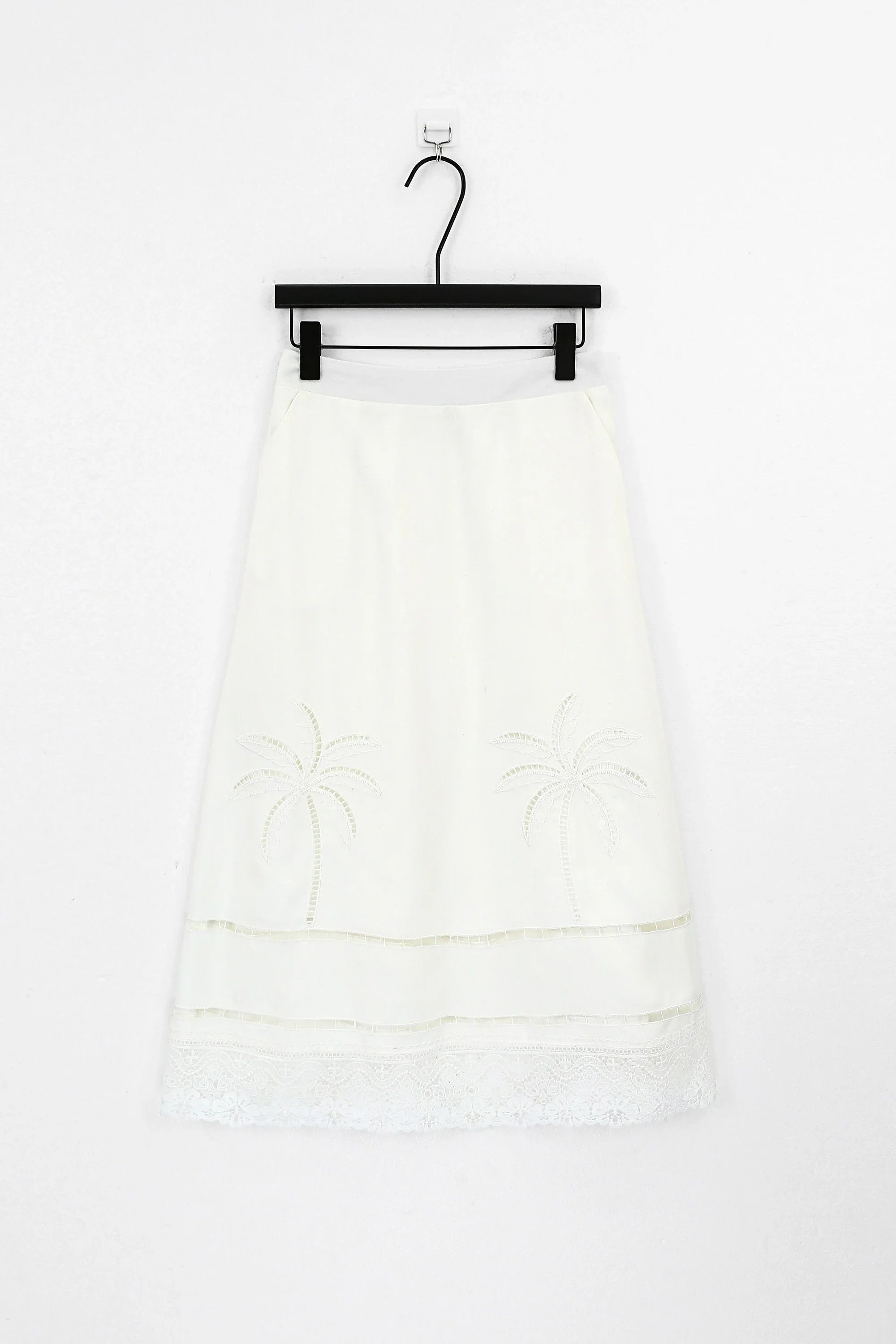 White Linen Midi Skirt with Palm Tree Eyelet and Lace Detail product view – Elppis UV4J9811F