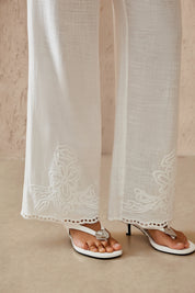 Elppis White Lightweight Wide-Leg Pants with Adjustable waistband, product detail view — SKU 3J6I12340BT