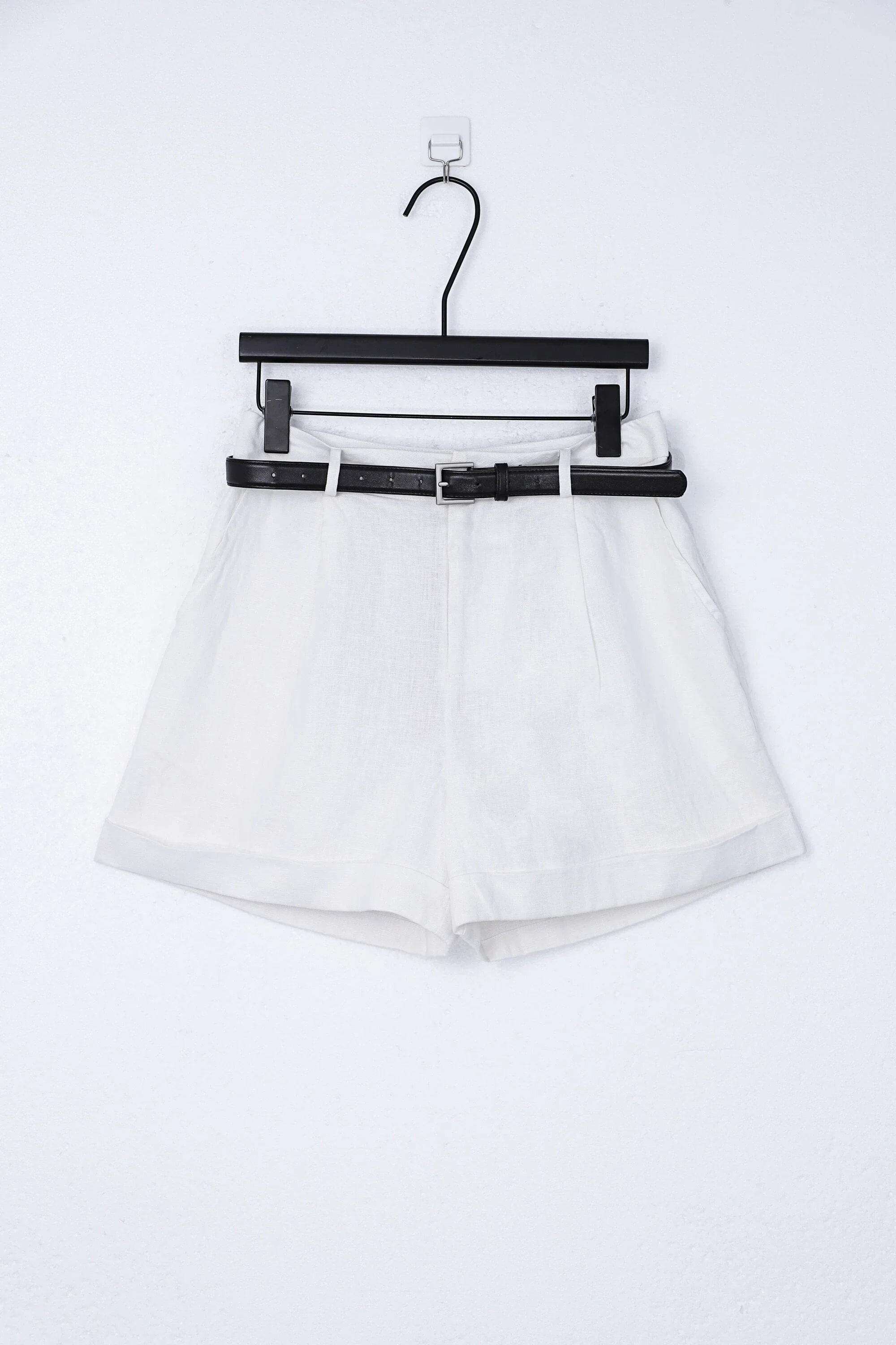 White Polyester High-Waisted Shorts with Rolled Hem and Leather Belt — Product Detail 1