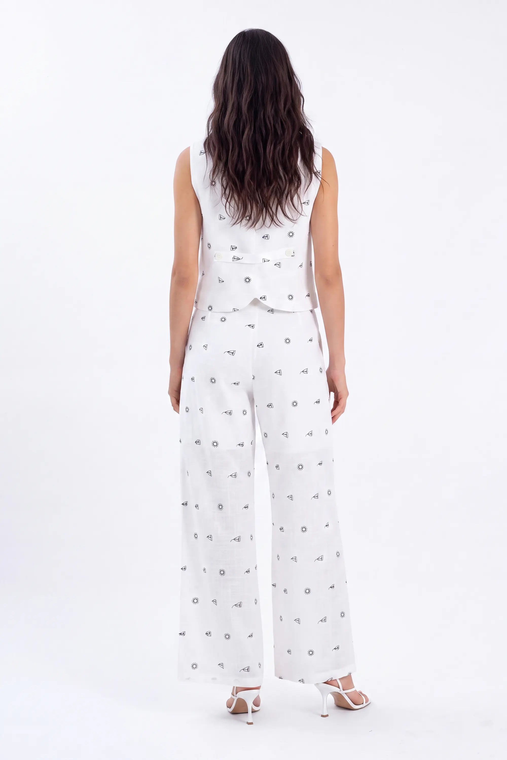 White Polyester Print Sleeveless Vest — Model White Background View 5