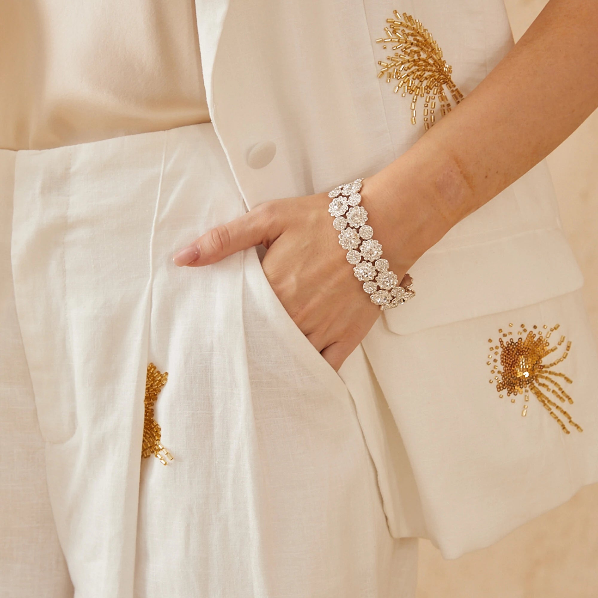 Elppis Linen Blend Vest, product detail view — SKU JD4D6656BO