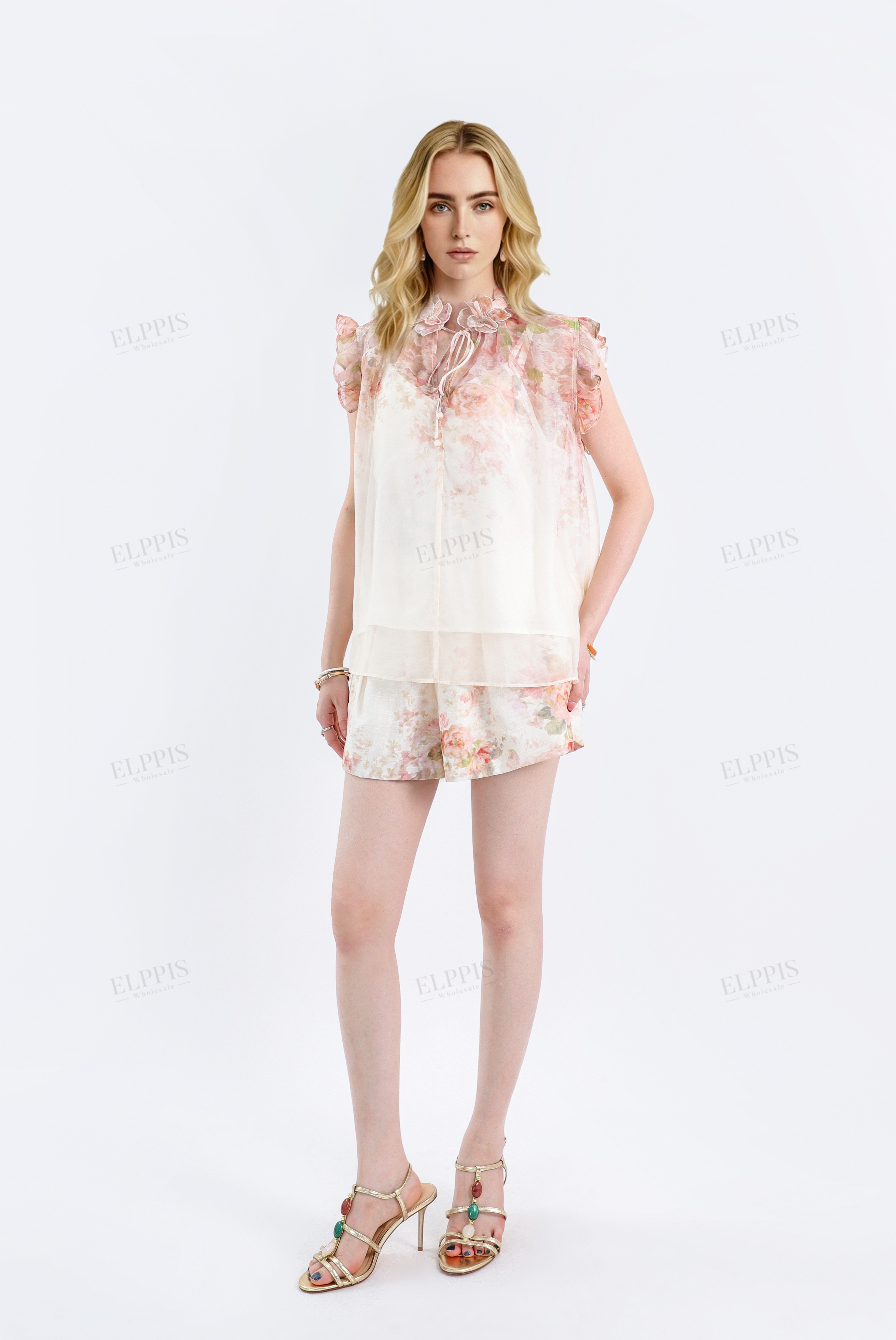 High-Waisted Floral Print Shorts with Decorative Belt